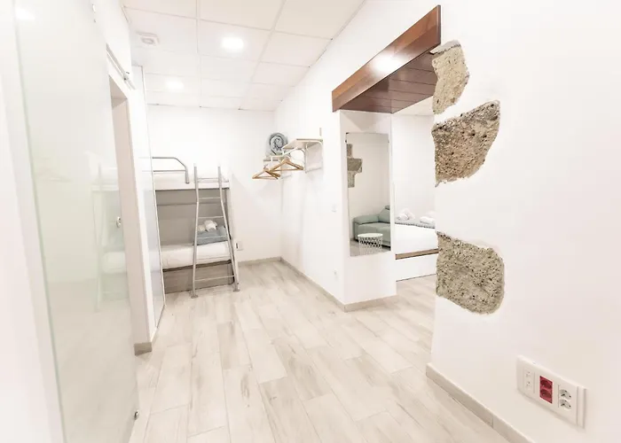 Eva Garcia Naranjo *