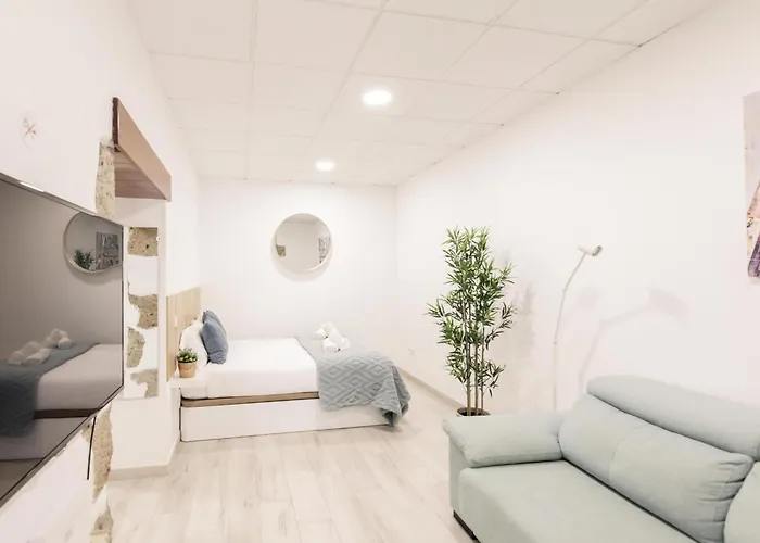 Eva Garcia Naranjo *